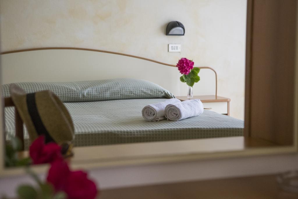 Hotel Villa Tosi Белларія-Іджеа-Марина Екстер'єр фото